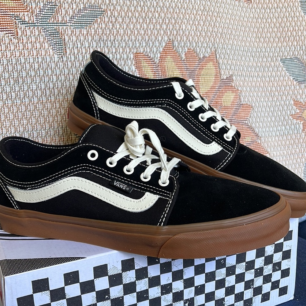 Vans Men’s Chukka Low Sid
Black/Gum
VN0A5KQZB9M Snickers - Picture 6 of 16